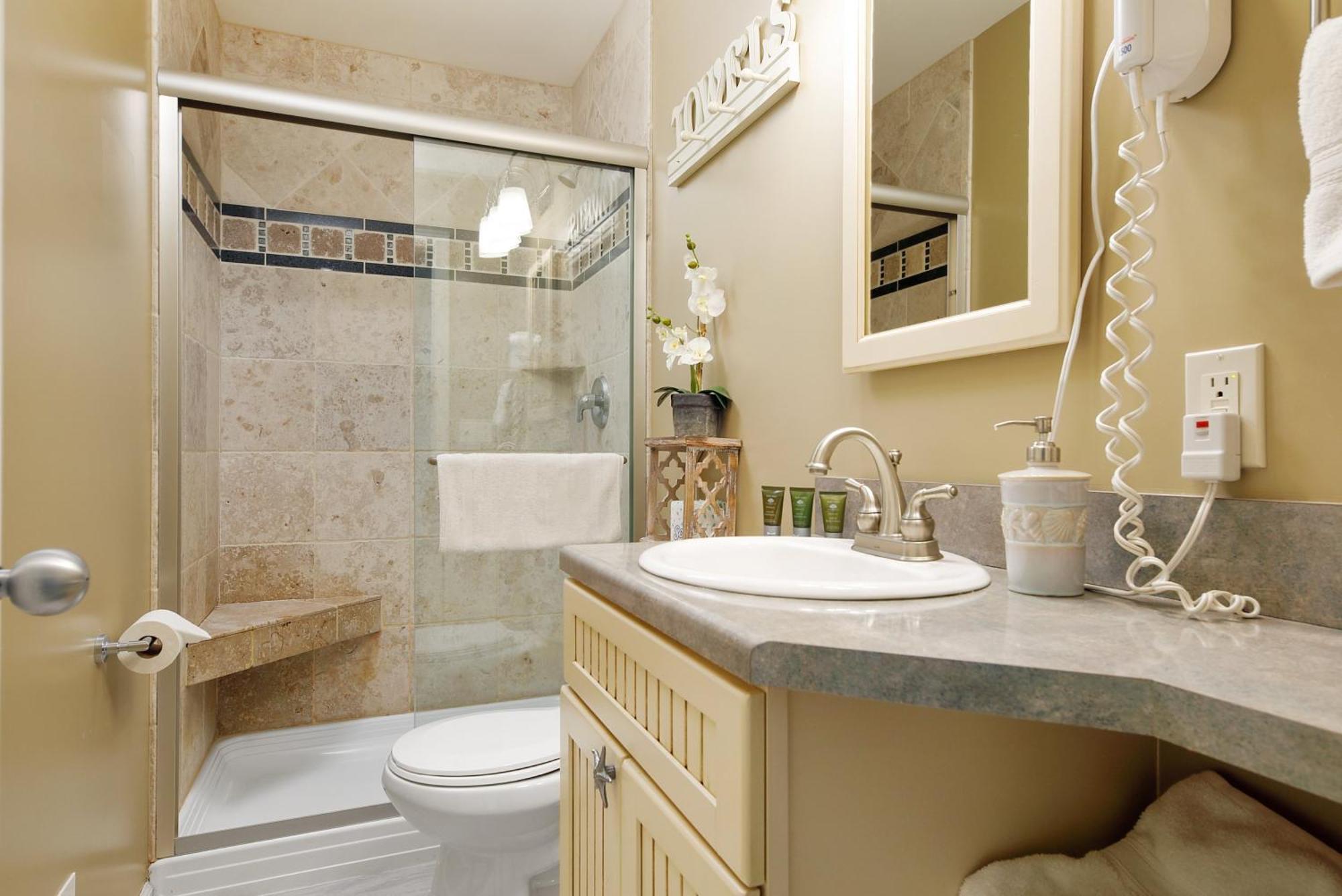 Gorgeous 2 Bedroom Lake View Condo Traverse City Exteriér fotografie